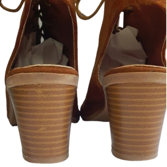 BELLA MARIE Lace Up Block Heel Booties Brown Suede Women Sz 10 Renaissance Vibes - Picture 6 of 14